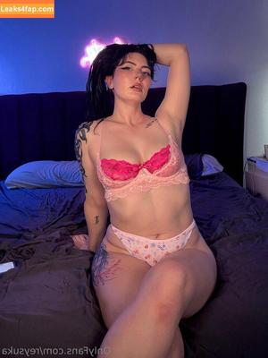reysuka photo #0002