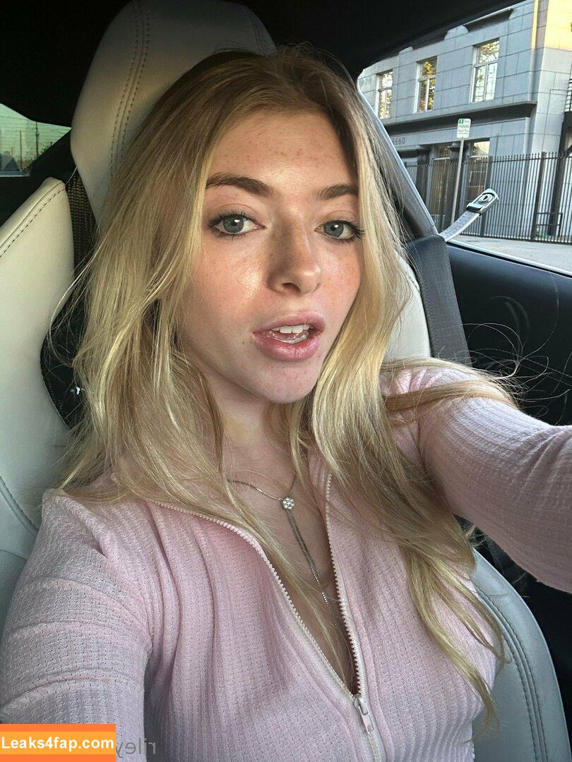 rileymaelewis / rileylewiss_ leaked photo photo #0016