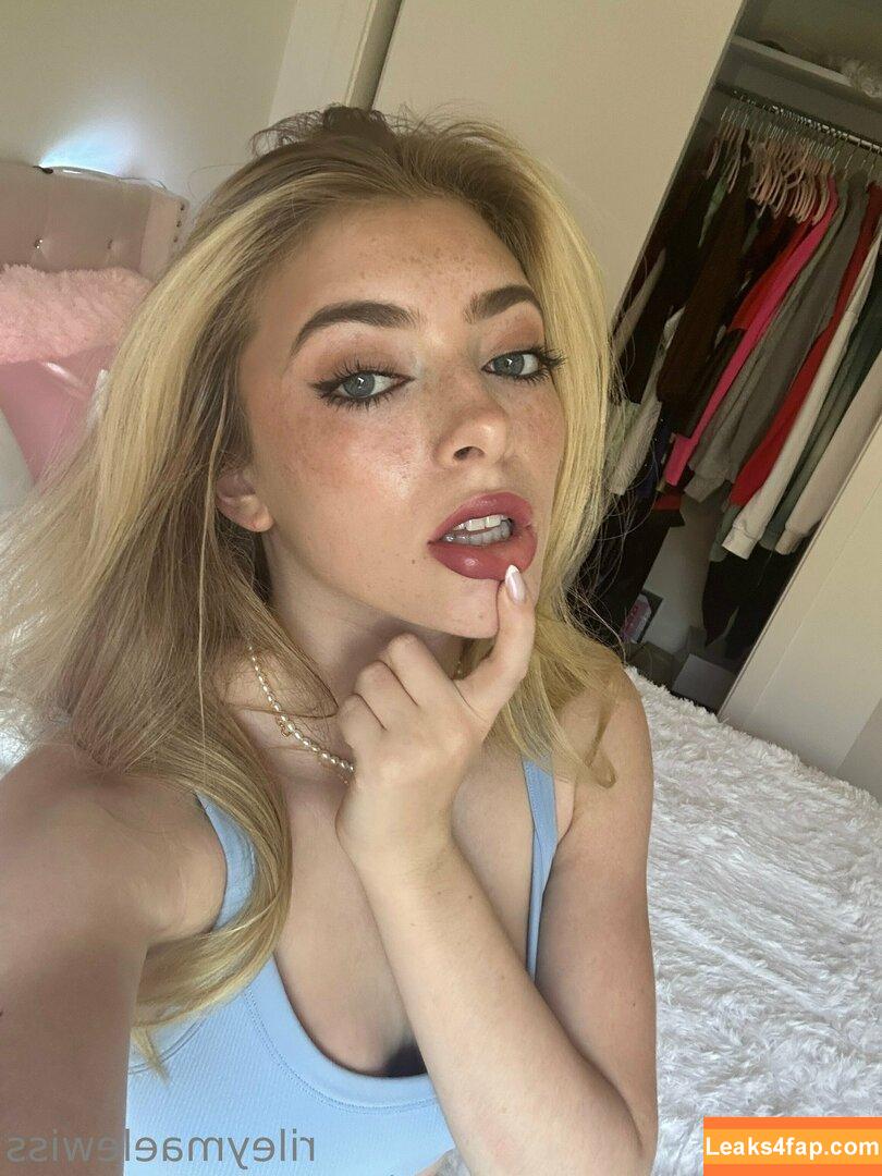 rileymaelewis / rileylewiss_ leaked photo photo #0029