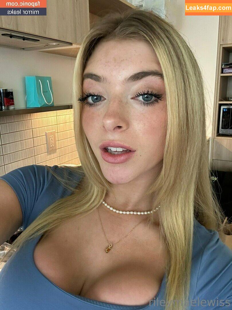 rileymaelewis / rileylewiss_ leaked photo photo #0045