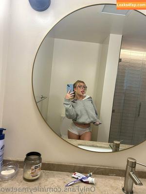 rileymaelewis photo #0034