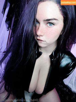 sarahbustani photo #0007