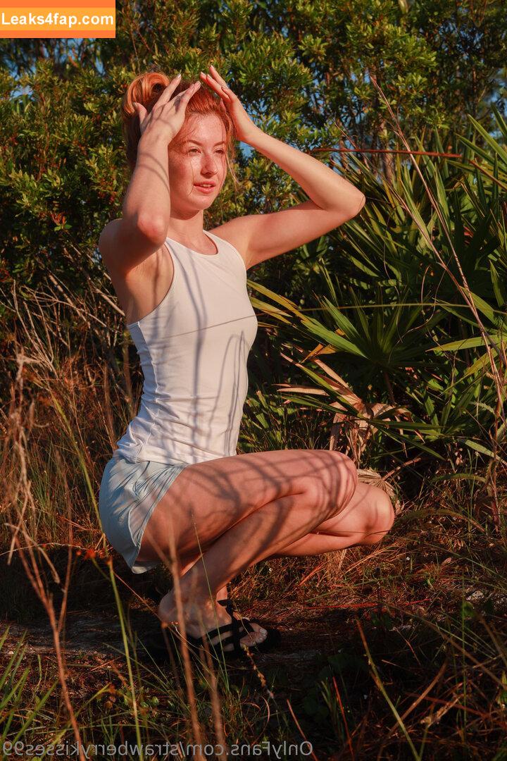 strawberrykisses99 / shopstrawberrykisses leaked photo photo #0024