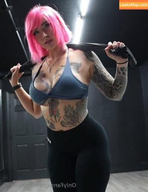 strongwaifu photo #0013