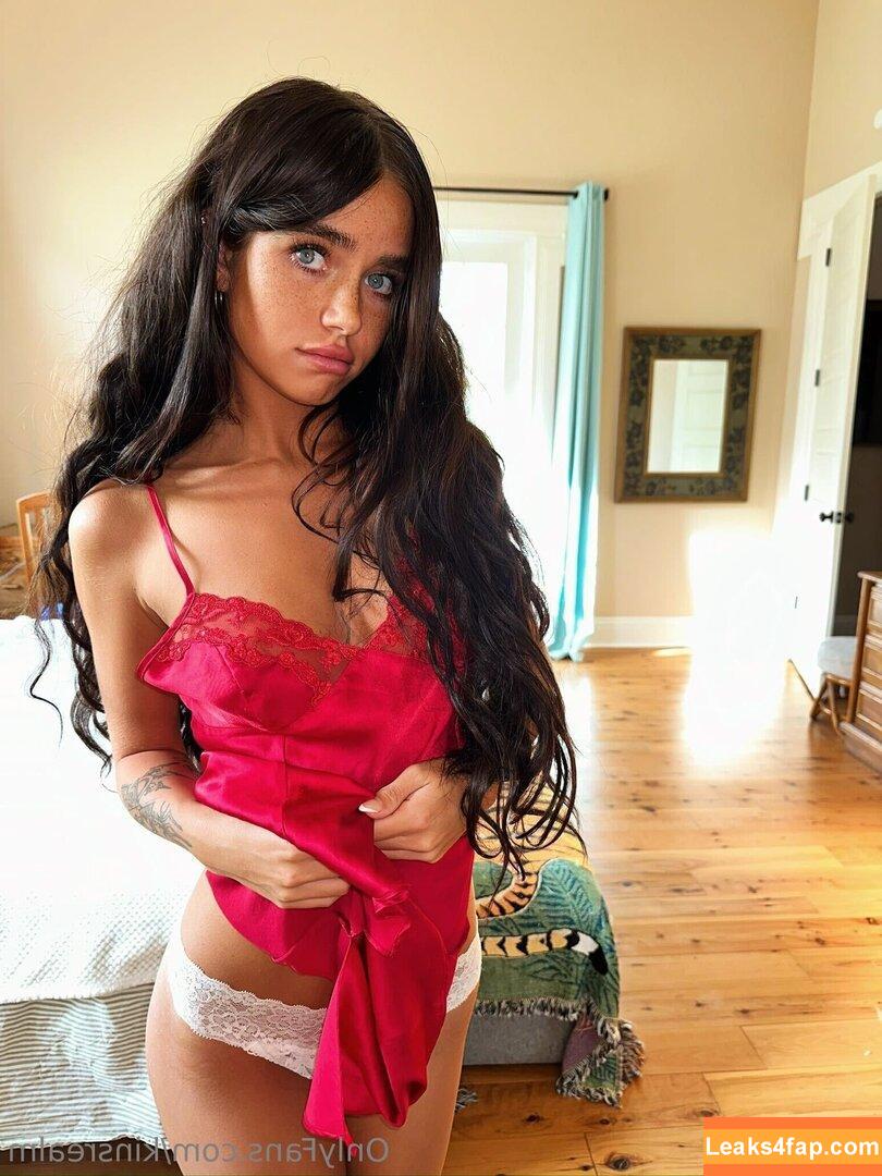 Kinllley / kinsrealm leaked photo photo #0004