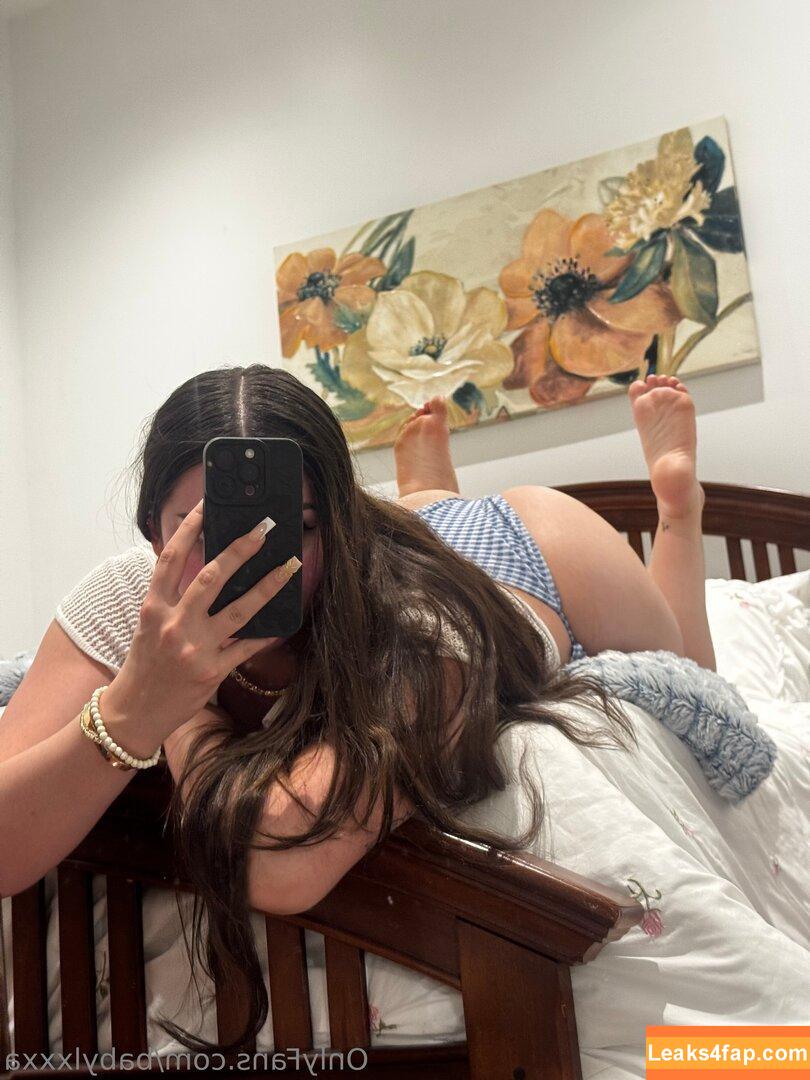 0nlychloe / onlychloe leaked photo photo #0021