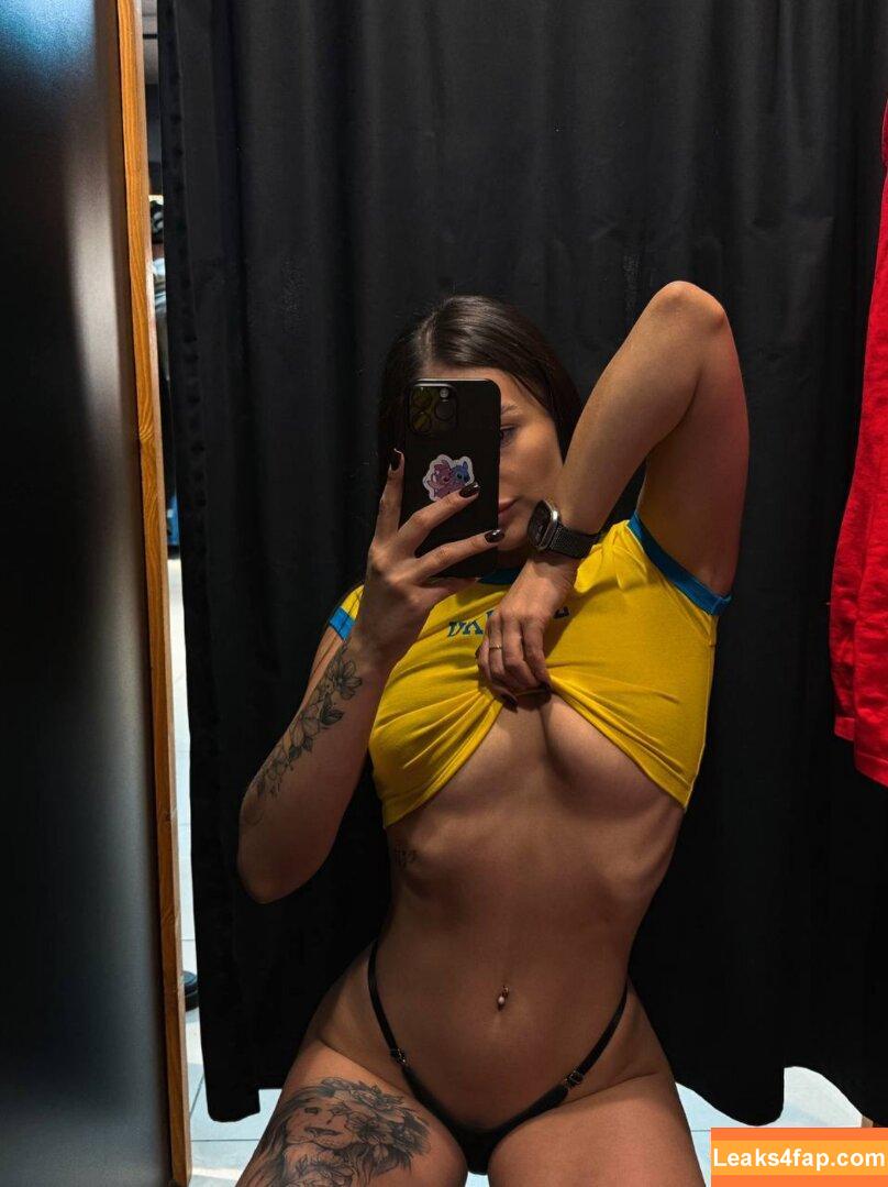 a.lex.777 / fitness.diiva leaked photo photo #0006