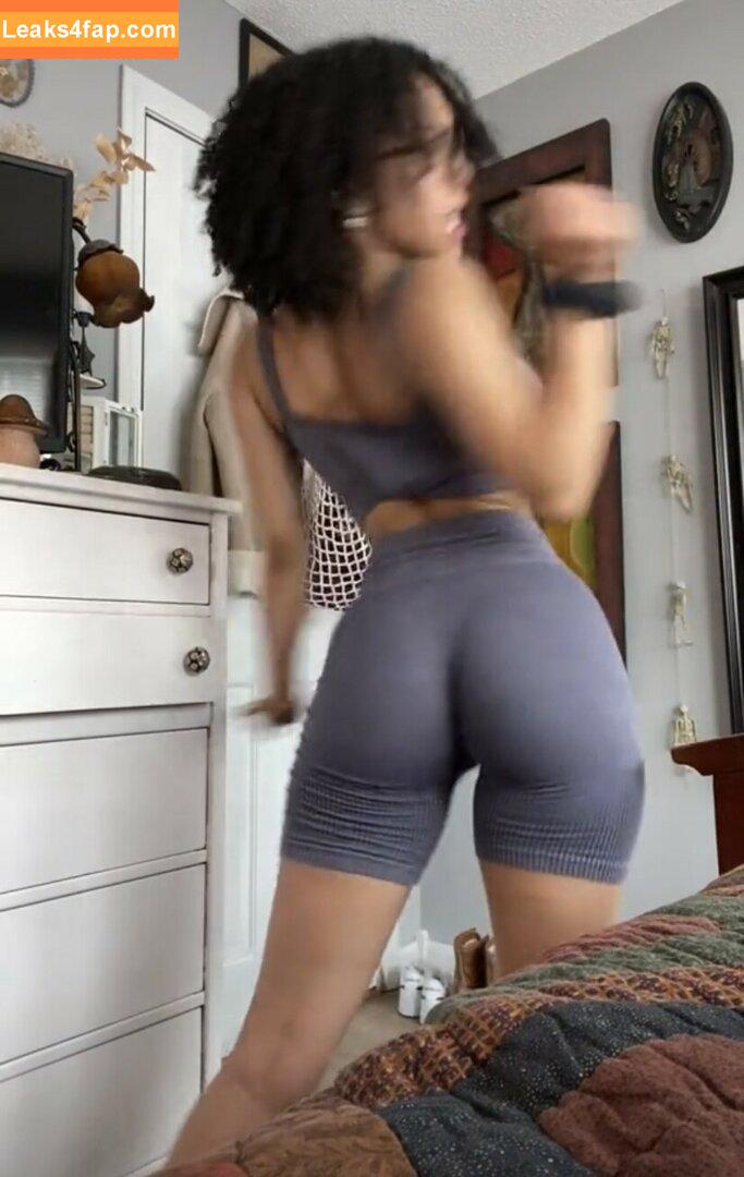 Aaliyeezy / theallierae leaked photo photo #0053