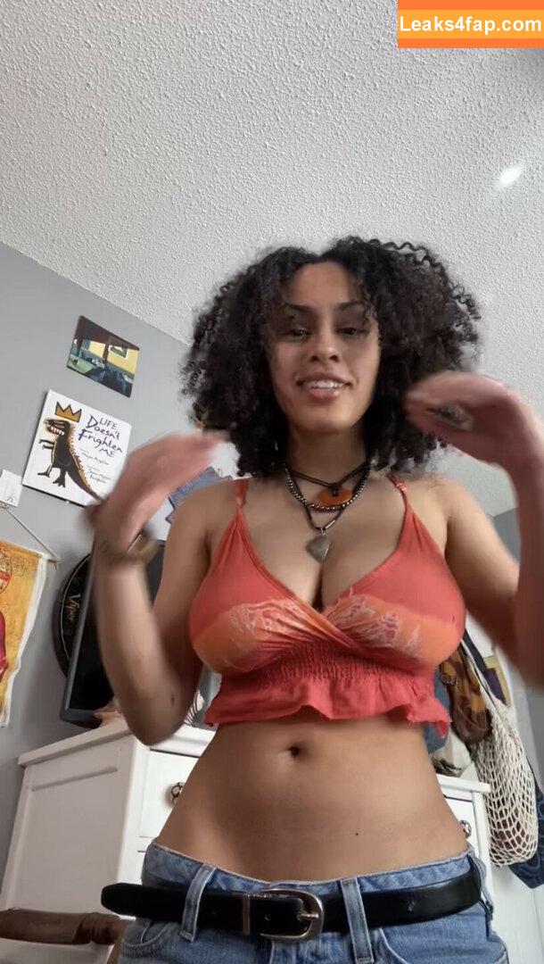 Aaliyeezy / theallierae leaked photo photo #0056