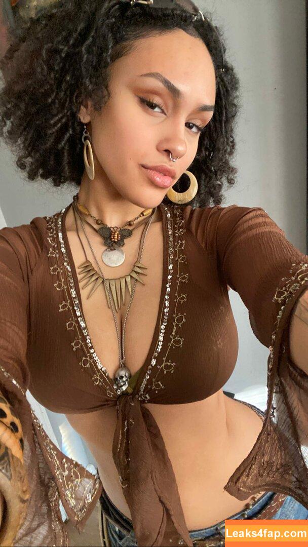 Aaliyeezy / theallierae leaked photo photo #0105