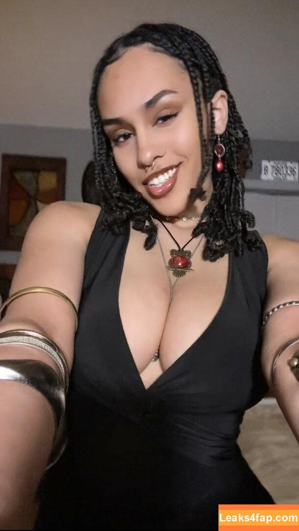 Aaliyeezy / theallierae leaked photo photo #0108