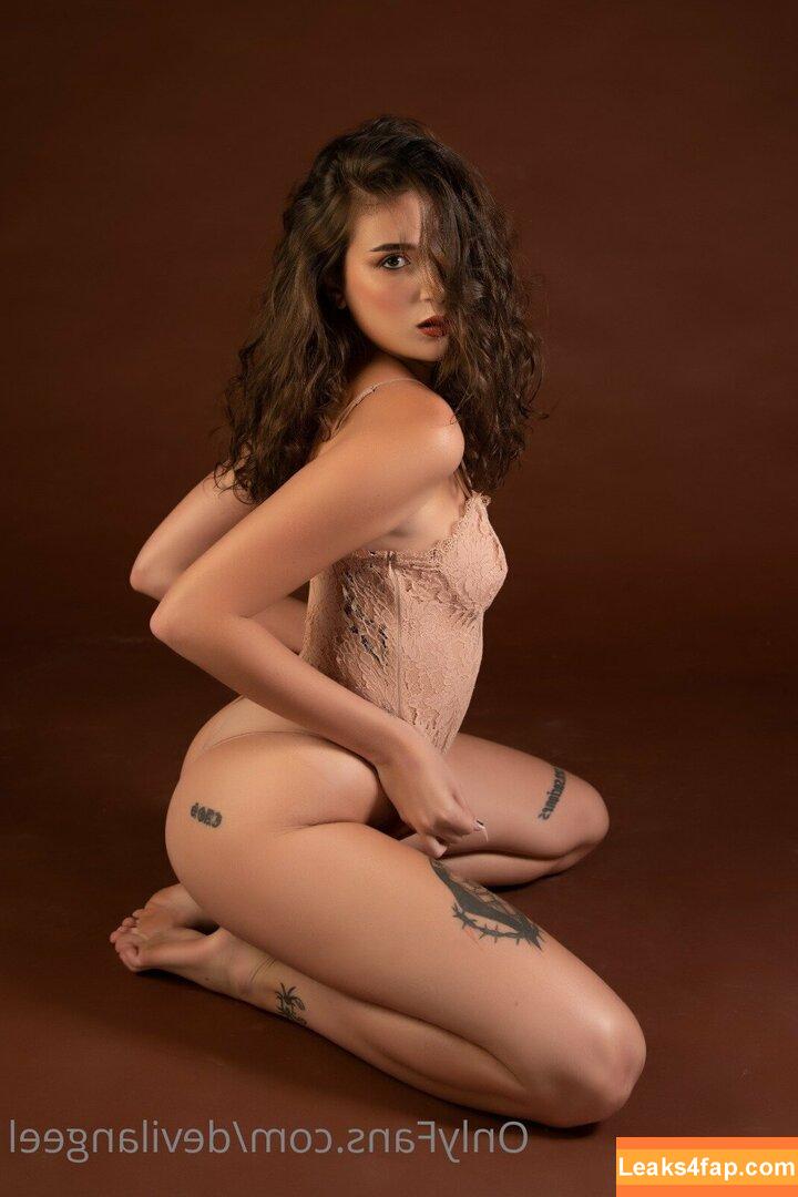 aangeliqueee / aangeliqueee_ leaked photo photo #0034