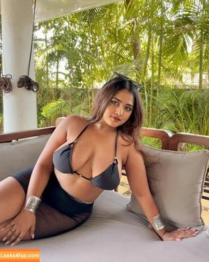 Aanya Advani photo #0017
