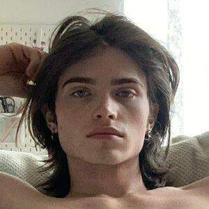 aaroncarson /  leaked photo photo #0002