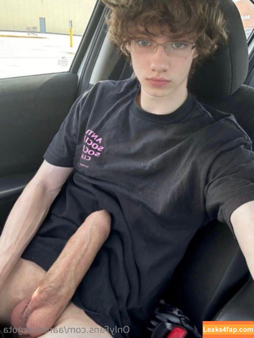 aaronvergota / azzverga leaked photo photo #0014
