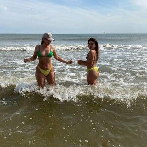 Abbey Hoes photo #0003