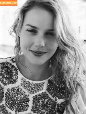 Abbie Cornish photo #0008