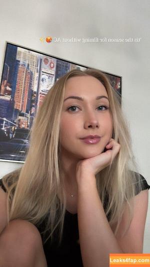 Abby ASMR photo #0003