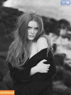 Abigail Cowen photo #0037