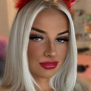 Abigail Holder photo #0002