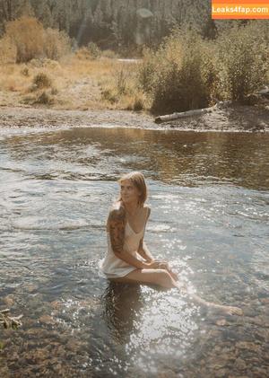 Abigail Martin photo #0279