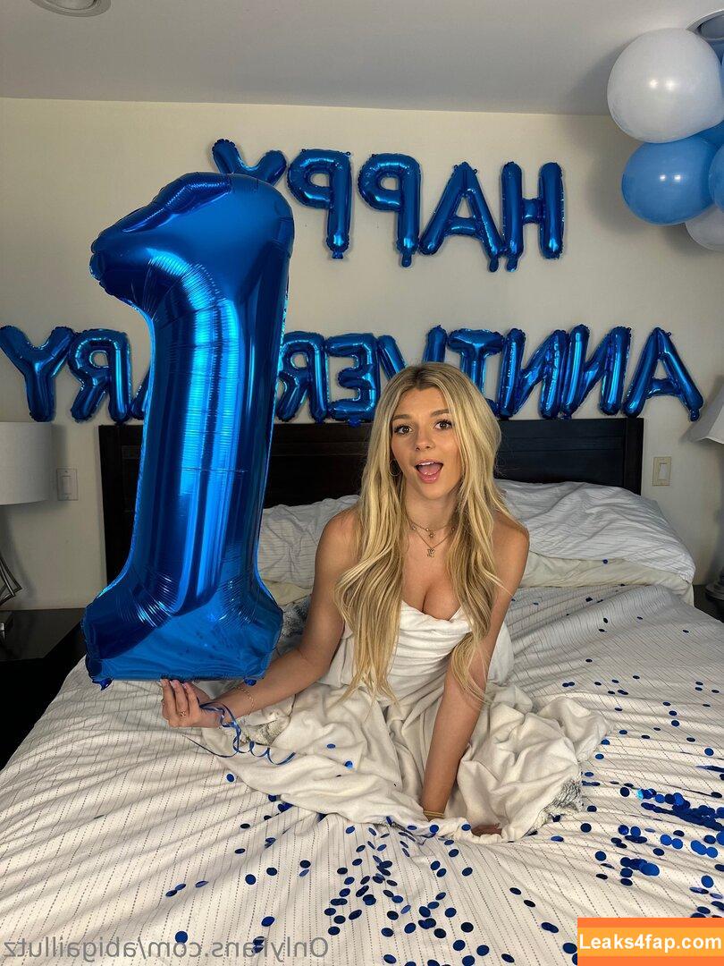 Abigaillutz leaked photo photo #0022