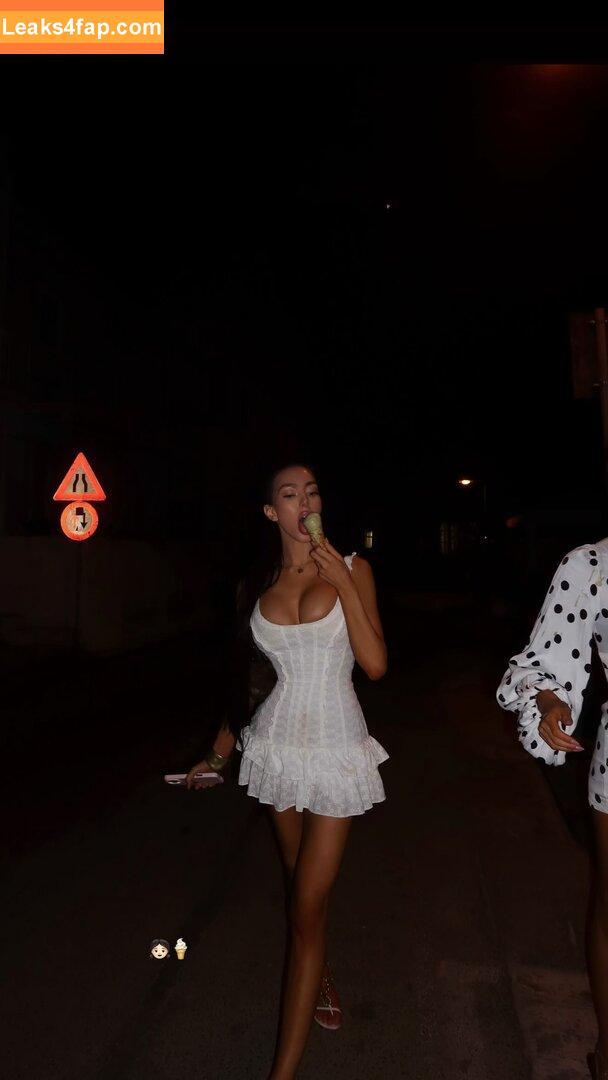 actually_lia / actually_alice / actuallylia leaked photo photo #0023
