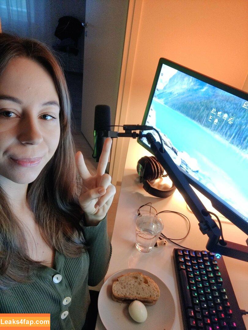 actuallyalisa / https: leaked photo photo #0031