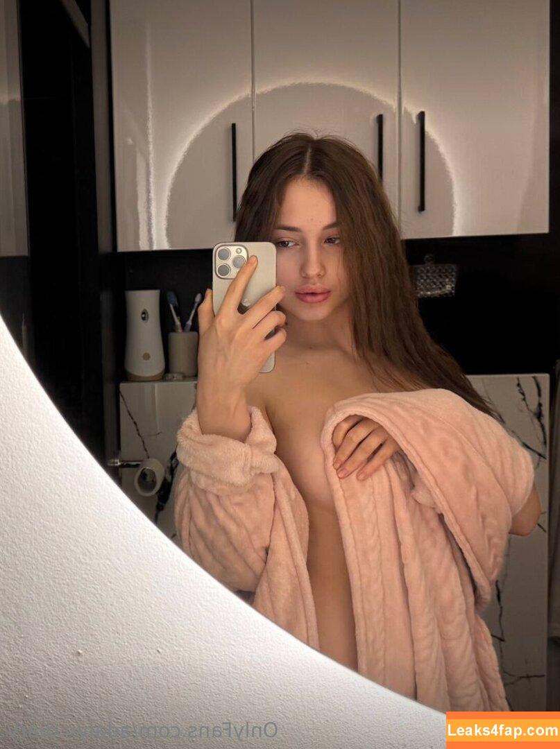 adalyn.diary / adelyn.diary leaked photo photo #0491
