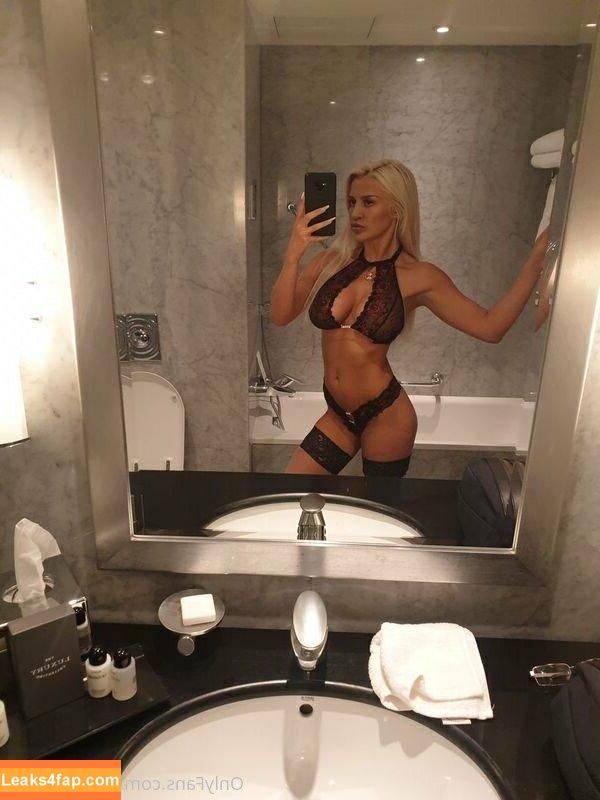 adayinsienna / anotherdayinsienna leaked photo photo #0017