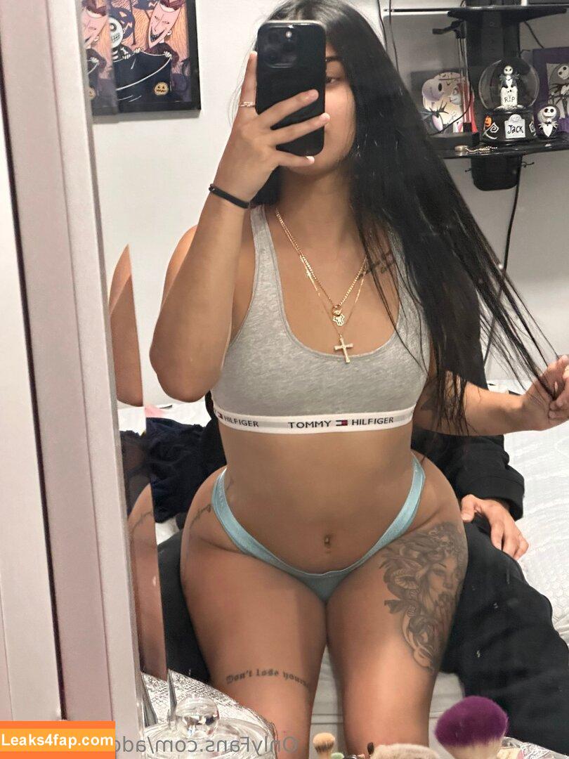 addictingbella /  leaked photo photo #0003