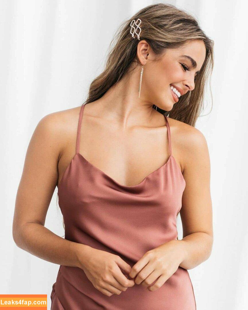 Addison Rae / addie_the_baddie / addisonraee / https: / whoisaddison слитое фото фото #0021