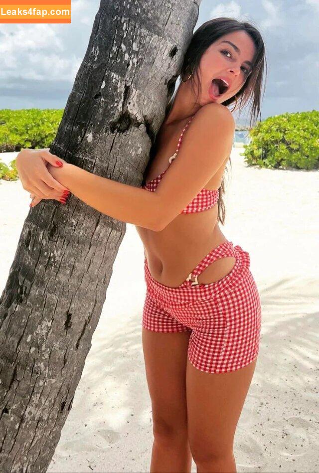 Addison Rae / addie_the_baddie / addisonraee / https: / whoisaddison слитое фото фото #0051