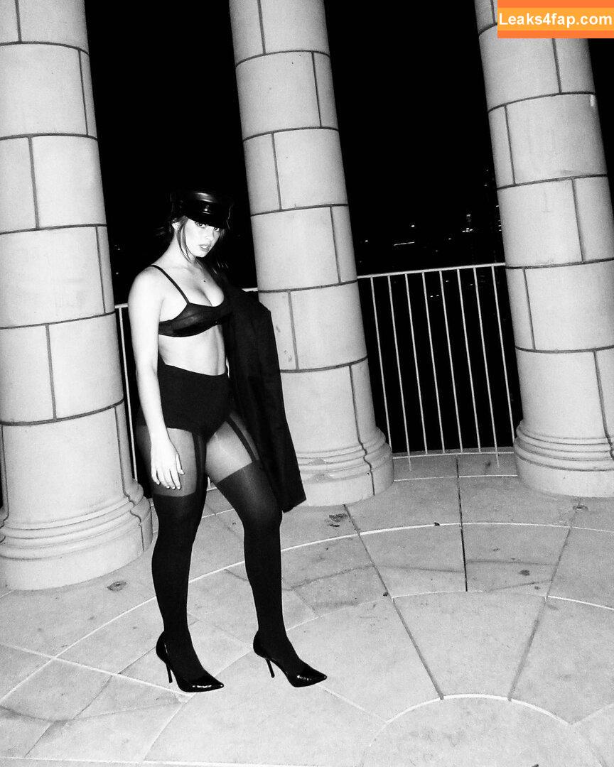 Addison Rae / addie_the_baddie / addisonraee / https: / whoisaddison слитое фото фото #0332