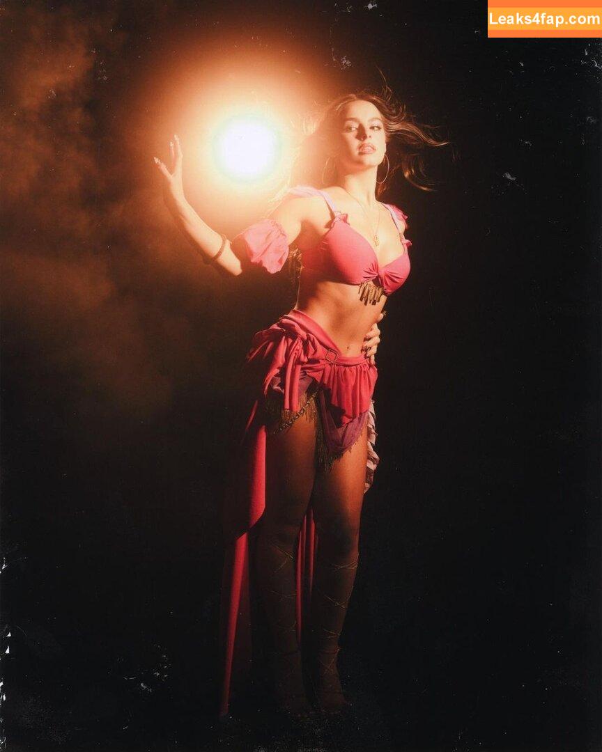 Addison Rae / addie_the_baddie / addisonraee / https: / whoisaddison слитое фото фото #0422