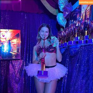 Addison Rae фото #0942