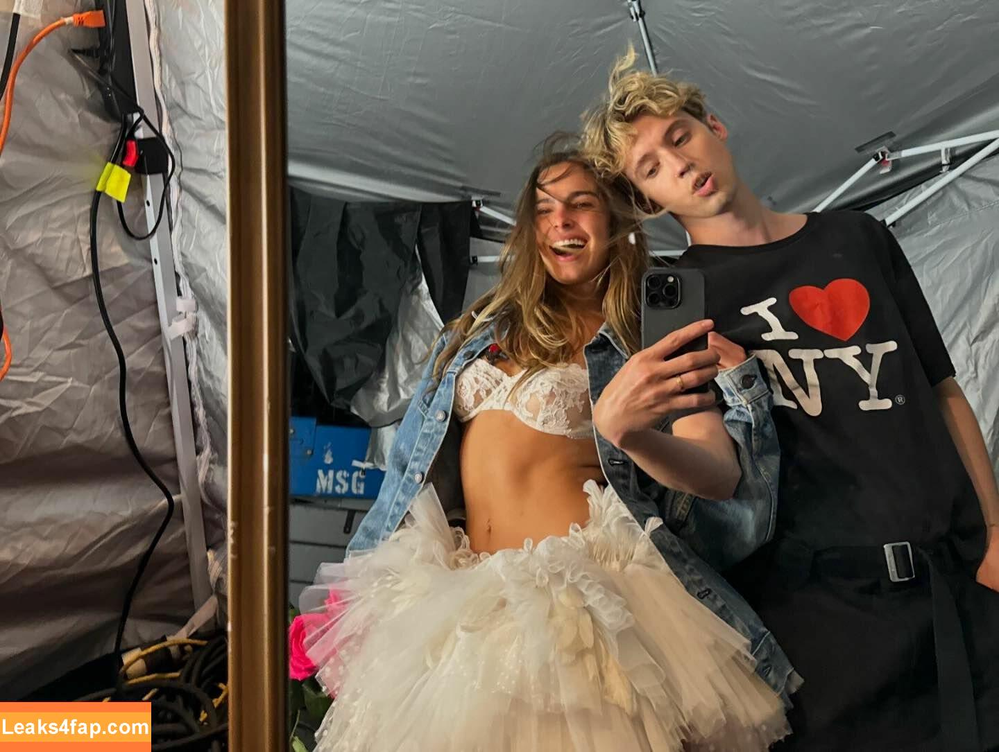 Addison Rae / addie_the_baddie / addisonraee / https: / whoisaddison слитое фото фото #1525