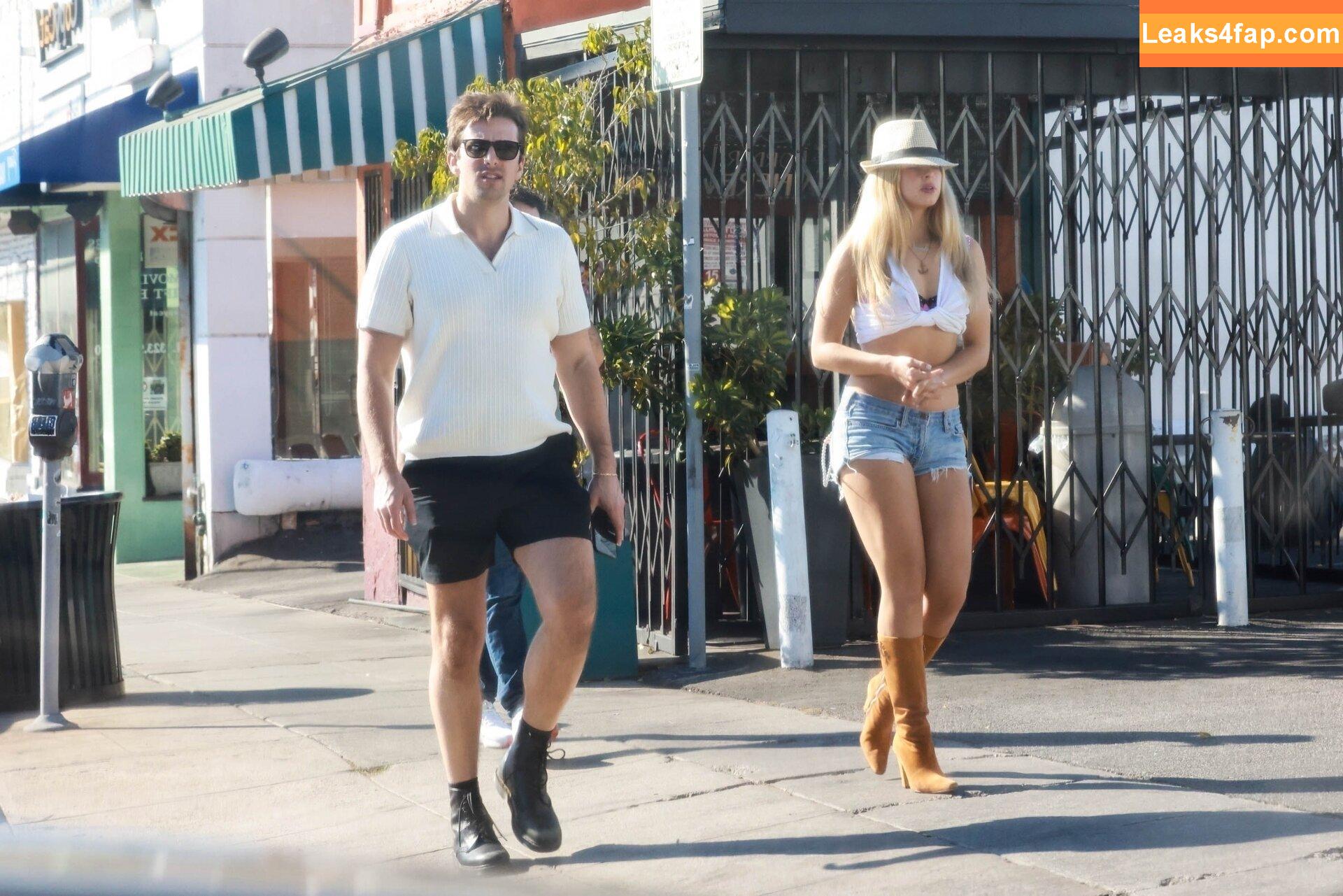 Addison Rae / addie_the_baddie / addisonraee / https: / whoisaddison leaked photo photo #1700