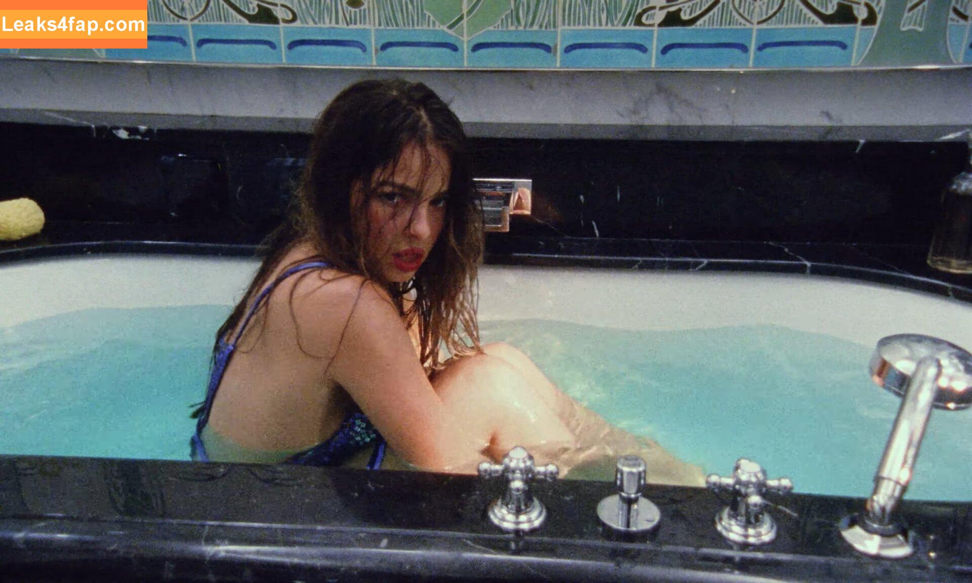 Addison Rae / addie_the_baddie / addisonraee / https: / whoisaddison слитое фото фото #1758