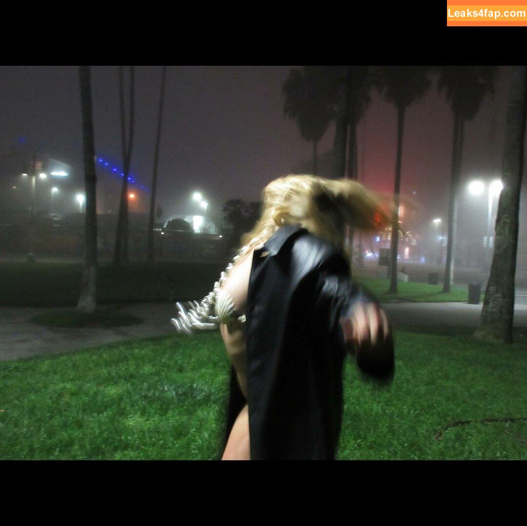 Addison Rae / addie_the_baddie / addisonraee / https: / whoisaddison слитое фото фото #1776