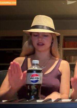 Addison Rae фото #1712