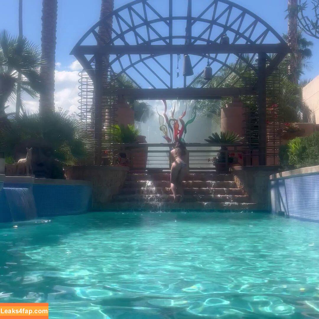 Addison Rae / addie_the_baddie / addisonraee / https: / whoisaddison leaked photo photo #2921