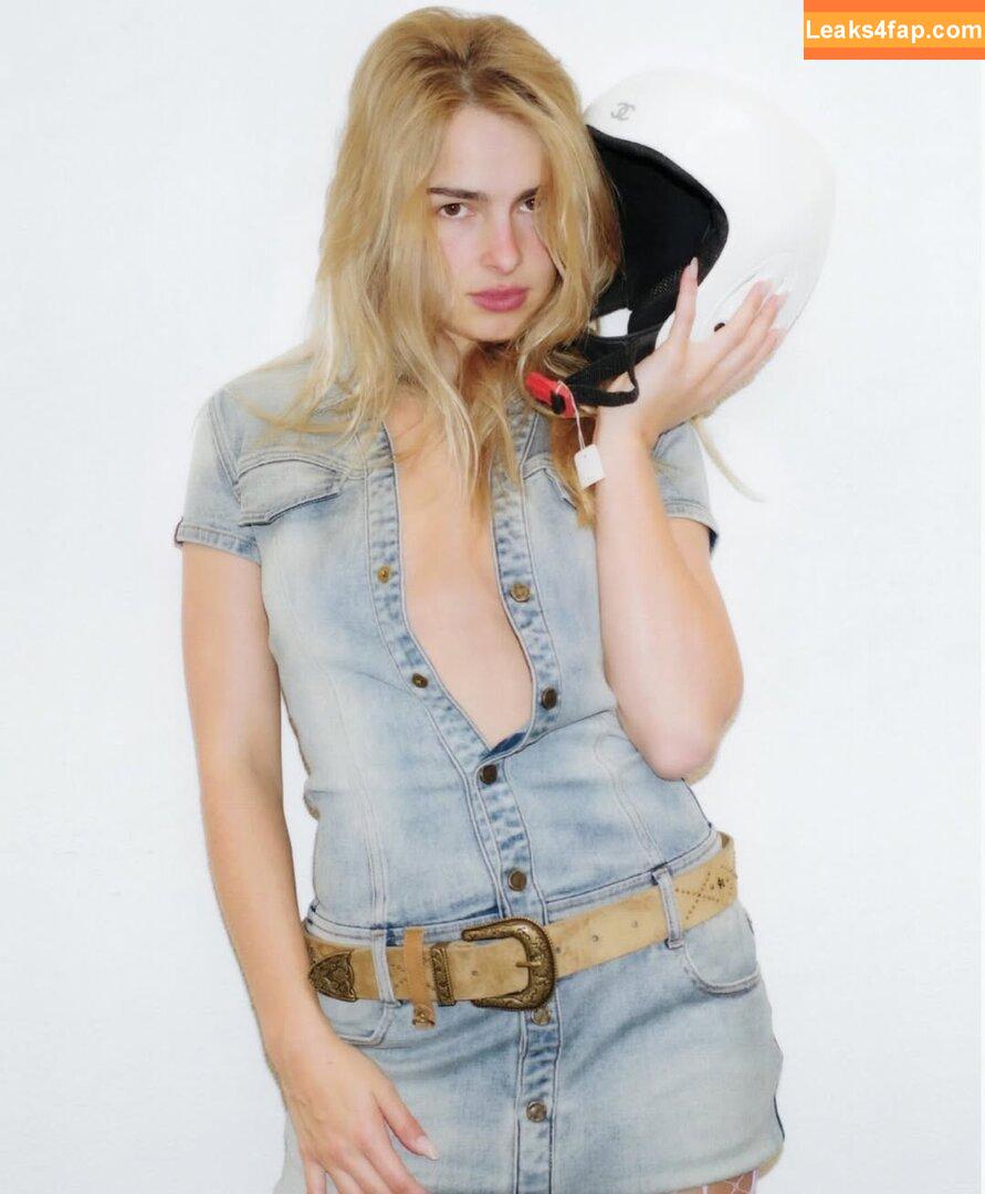 Addison Rae / addie_the_baddie / addisonraee / https: / whoisaddison leaked photo photo #2939