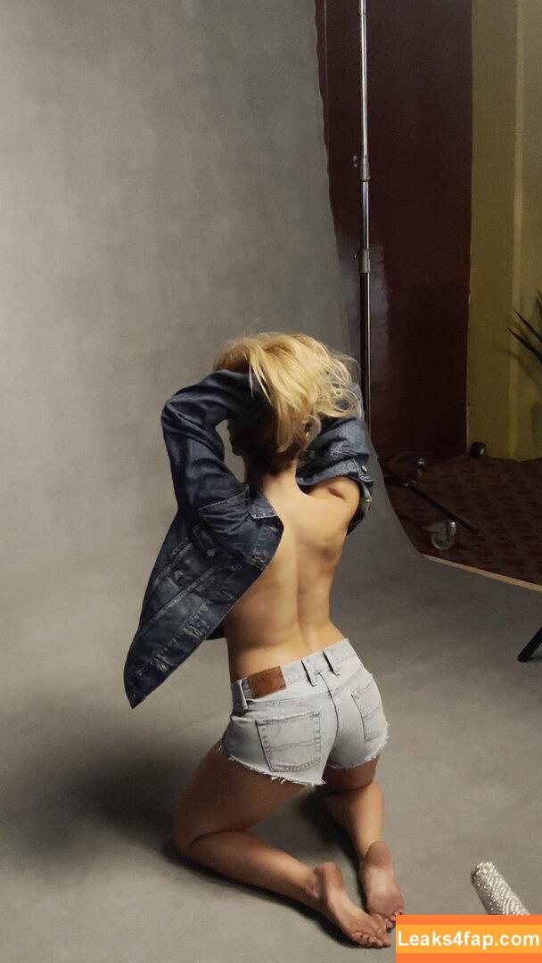 Addison Rae / addie_the_baddie / addisonraee / https: / whoisaddison leaked photo photo #2970