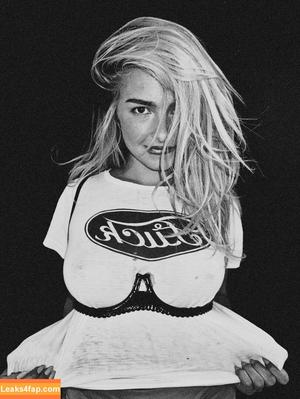 Addison Rae фото #2700