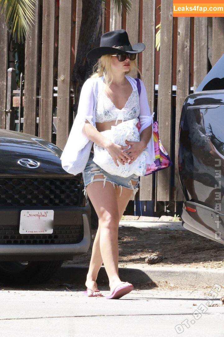 Addison Rae / addie_the_baddie / addisonraee / https: / whoisaddison leaked photo photo #3046