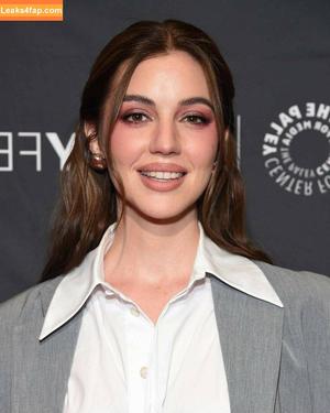 Adelaide Kane photo #0159