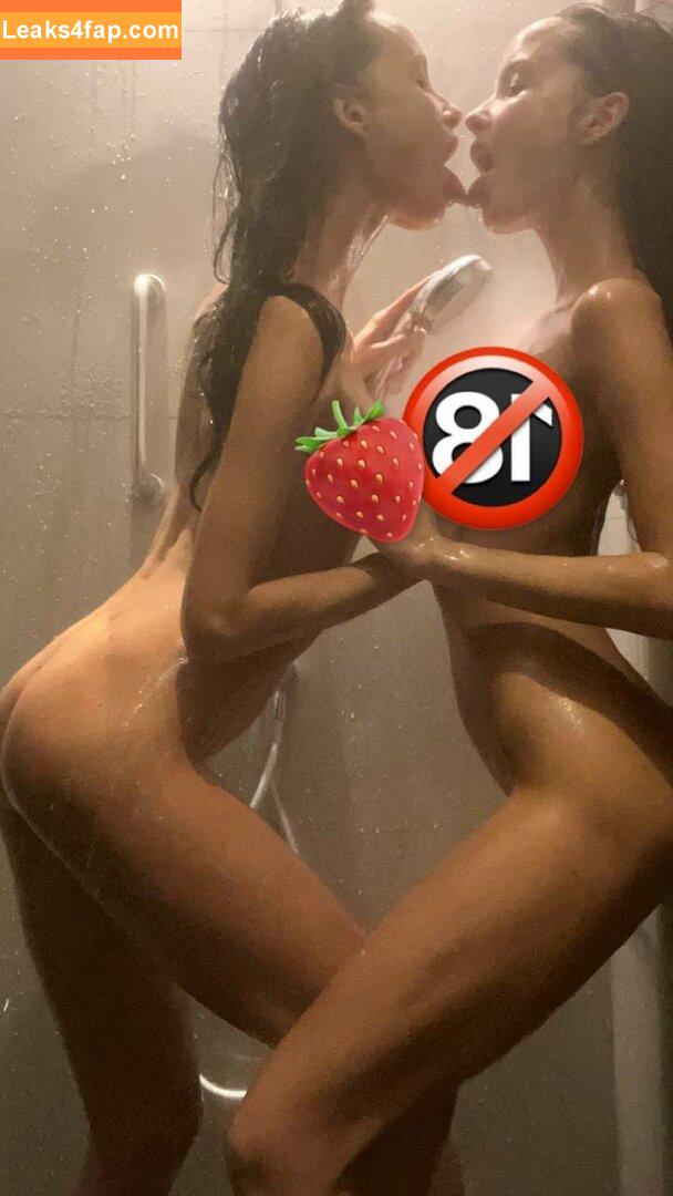 Adelalinka Twins / adelalinka / adelalinka_life / adelina_alinka leaked photo photo #0110