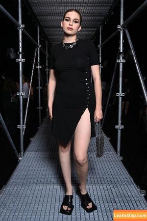 Adele Castillon photo #0024