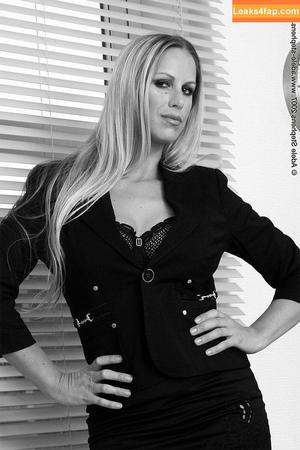 Adele Stephens photo #0264